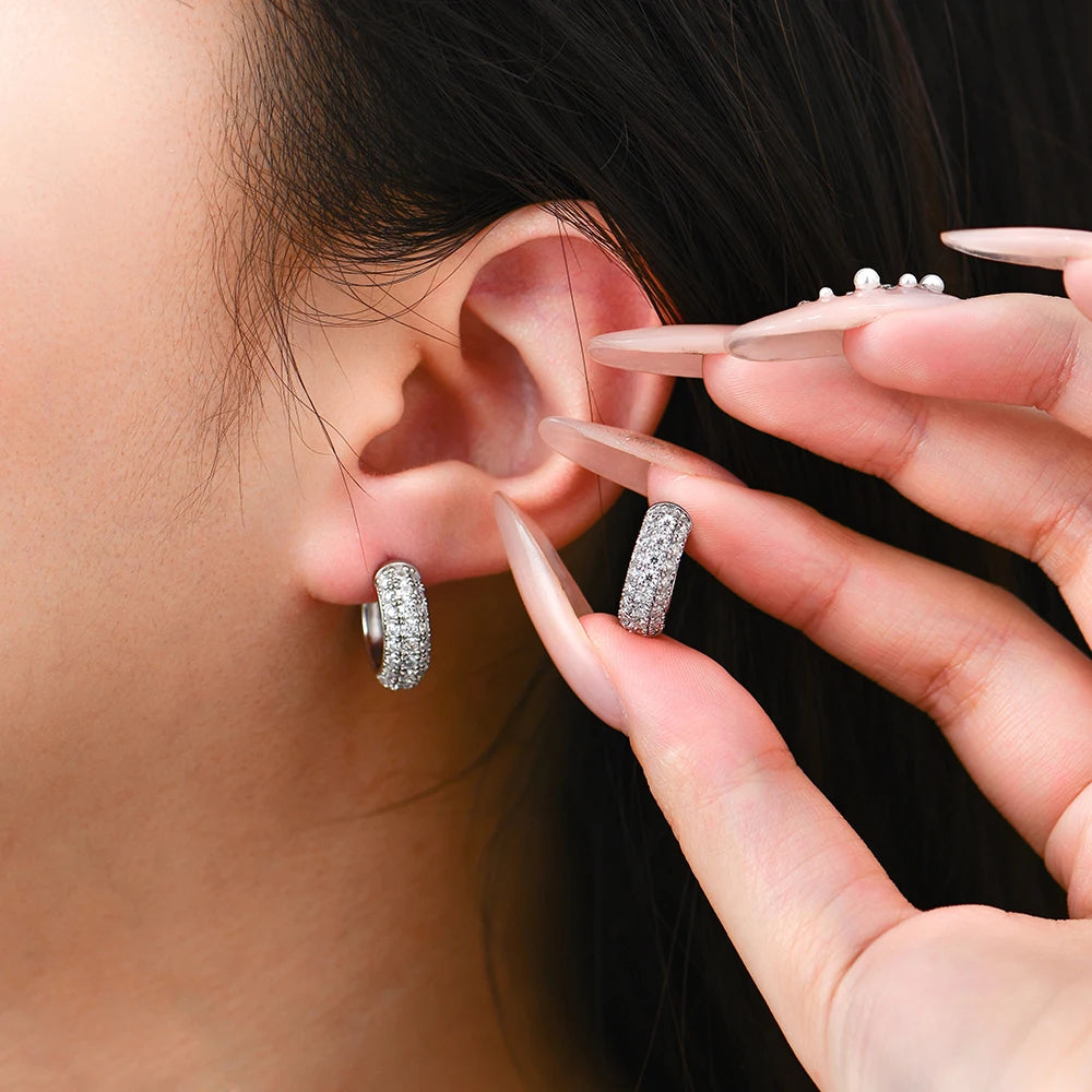 D VVS1 Round Moissanite Diamond Stud Earrings