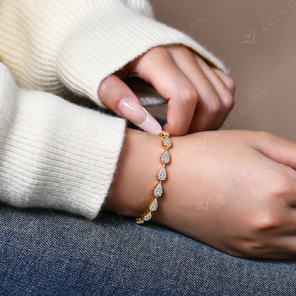 Luxury Pear-Shaped Moissanite Bracelet