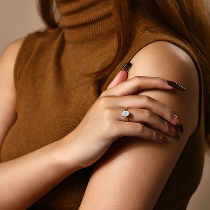 Oval Cut 9×7mm 2CT D VVS1 Moissanite Ring